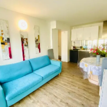 5 Rue De Rumilly T2 شقة